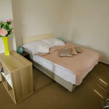 Simak ستير سبلافي