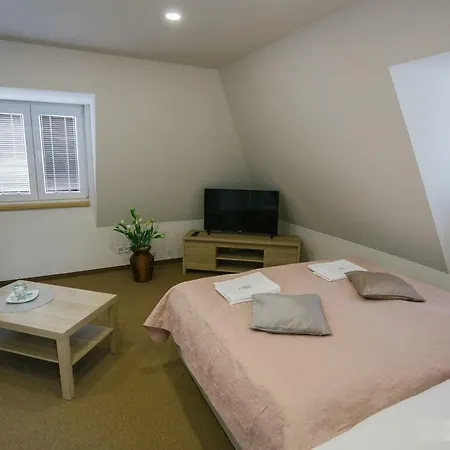 بيت ضيافة Simak ستير سبلافي